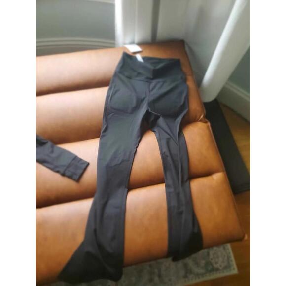 Lululemon - Picture 8 of 9